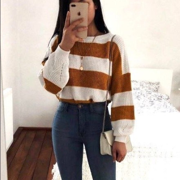 SWEATER MYSTERY BOX - Picture 4 of 4